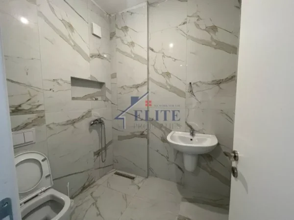 Tirane, jepet me qera zyre Kati 2, 100 m² 750 € (Myslym Shyri)