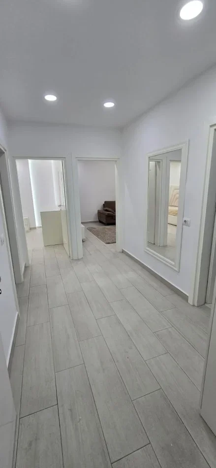 Tirane, shitet apartament 2+1 Kati 3, 85 m² 158.000 € (Rruga Kavajes)