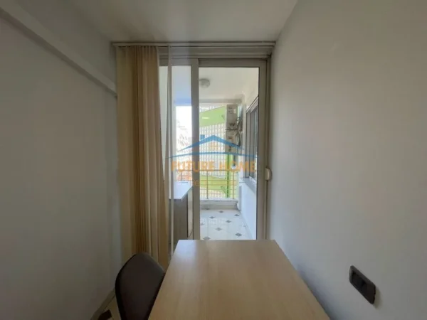 Tirane, jepet me qera zyre Kati 5, 110 m² 1300 € (Sami frasheri)