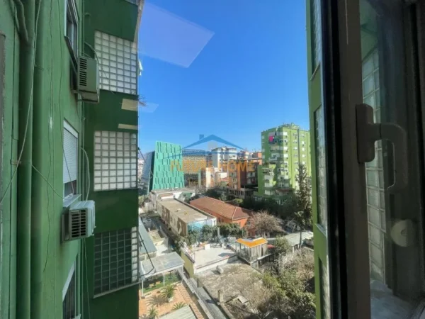 Tirane, jepet me qera zyre Kati 5, 110 m² 1300 € (Sami frasheri)