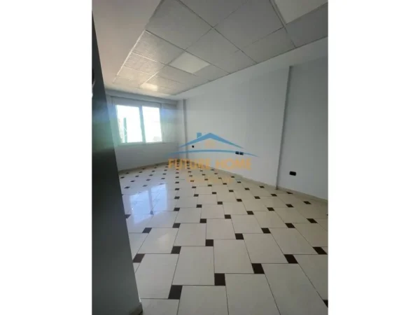 Tirane, jepet me qera zyre Kati 5, 110 m² 1300 € (Sami frasheri)