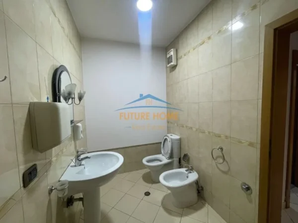 Tirane, jepet me qera zyre Kati 5, 110 m² 1300 € (Sami frasheri)