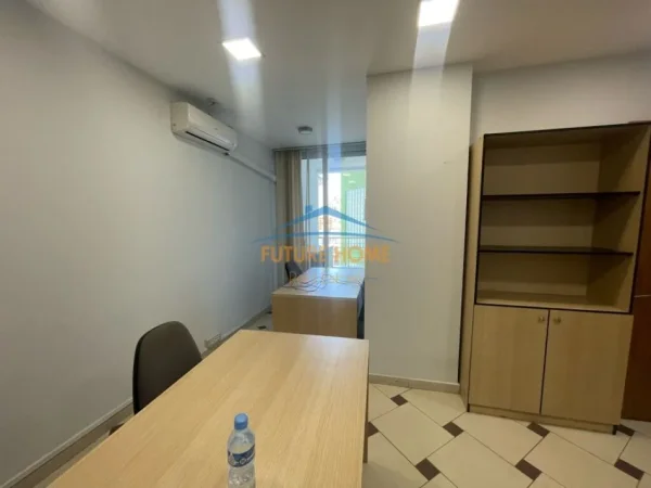 Tirane, jepet me qera zyre Kati 5, 110 m² 1300 € (Sami frasheri)