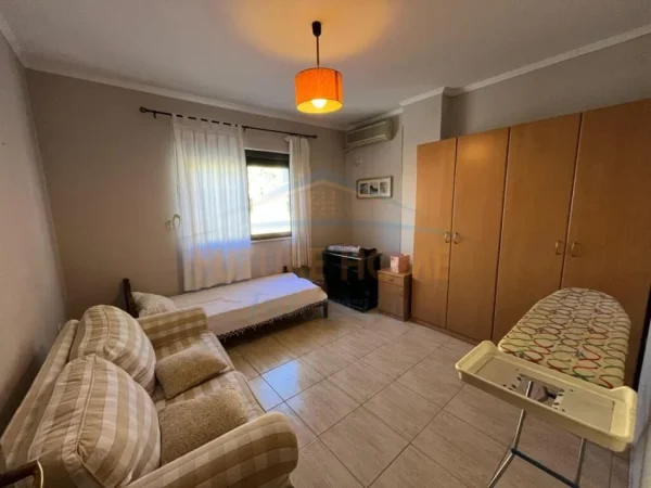 Tirane, jepet me qera apartament 2+1+Ballkon Kati 3, 110 m² 500 € (Ali Demi)