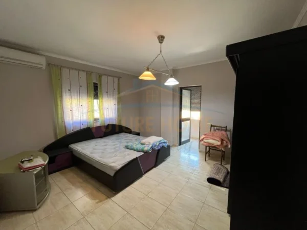 Tirane, jepet me qera apartament 2+1+Ballkon Kati 3, 110 m² 500 € (Ali Demi)