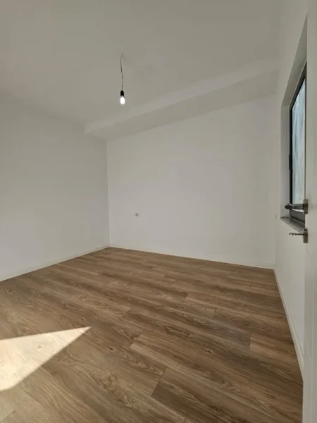 Tirane, shitet apartament 1+1 Kati 2, 47 m² 108.000 € (Square 21)
