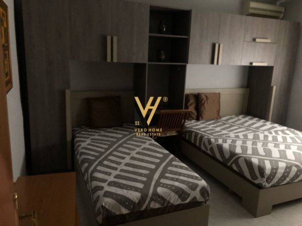 Tirane, jepet me qera apartament 2+1+Ballkon Kati 3, 74 m² 600 € (21 DHJETORI)