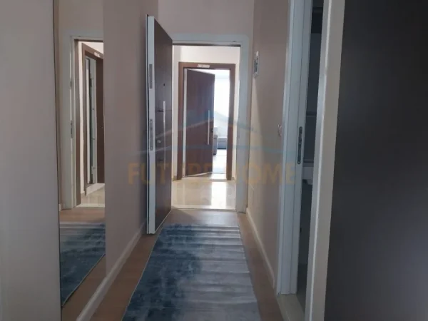 0683487469  Tirane, shitet apartament 2+1+Ballkon Kati 8, 88 m² 143.000 € (Rruga Dritan Hoxha)