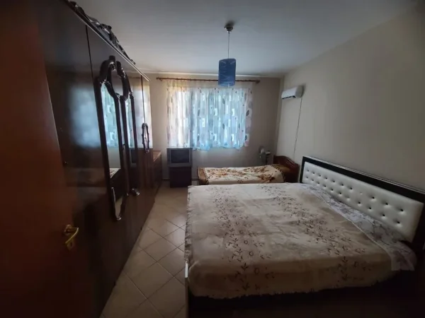 Tirane, jepet me qera apartament 1+1+Ballkon Kati 7, 70 m² 400 € (Kino Studio)