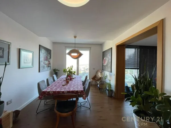 Tirane, shes Vile Me Pishine , 344 m² 990.000 € (Kodra e Diellit)