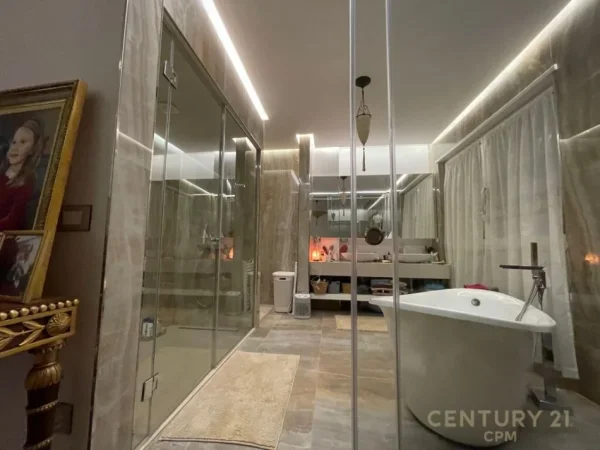 Tirane, shes Vile Me Pishine , 344 m² 990.000 € (Kodra e Diellit)