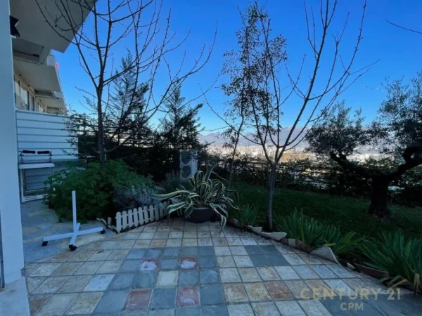 Tirane, shes Vile Me Pishine , 344 m² 990.000 € (Kodra e Diellit)