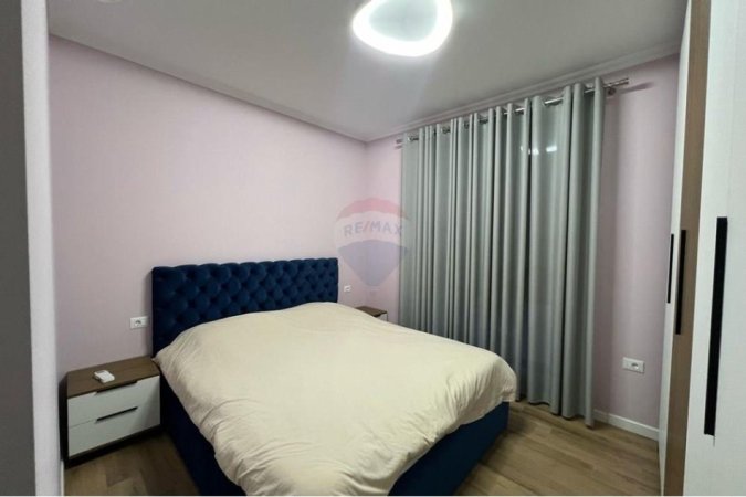 Tirane, jepet me qera apartament 2+1+Ballkon Kati 3, 85 m² 700 € 
