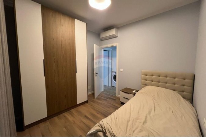 Tirane, jepet me qera apartament 2+1+Ballkon Kati 3, 85 m² 700 € 