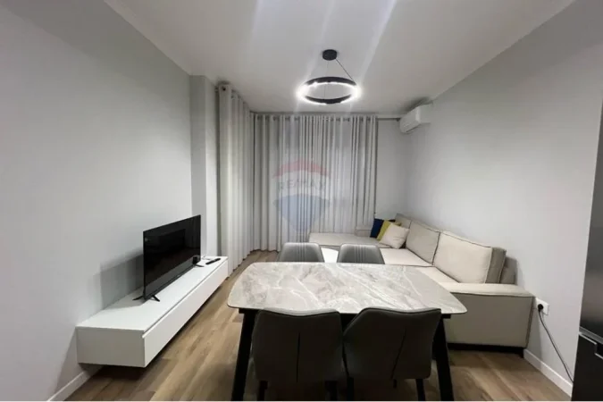 Tirane, jepet me qera apartament 2+1+Ballkon Kati 3, 85 m² 700 € 