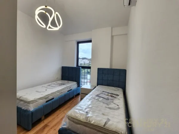 Tirane, jap me qera apartament 2+1+2+POST PARKIMI  , 116 m² 1.200 € (Komuna e Parisit)
