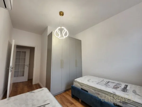 Tirane, jap me qera apartament 2+1+2+POST PARKIMI  , 116 m² 1.200 € (Komuna e Parisit)