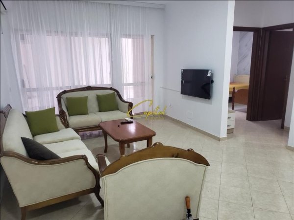 Tirane, jepet me qera apartament 2+1 Kati 2, 146 m² 480 € (ISH FUSHA AVIACIONIT)