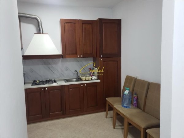 Tirane, jepet me qera apartament 2+1 Kati 2, 146 m² 480 € (ISH FUSHA AVIACIONIT)