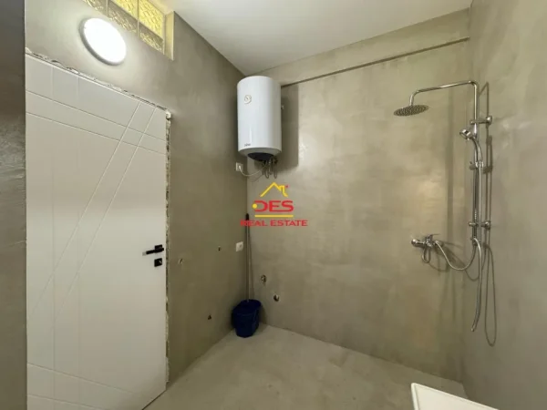 Vlore, shitet garsonier , 48 m² (Rruga Çamëria)