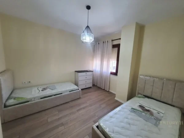 Tirane, jepet me qera apartament 2+1 Kati 3, 90 m² 850 € (Myslym Shyri)