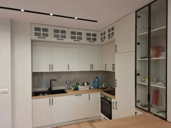 Tirane, jepet me qera apartament 2+1+2 dhe parkim, Kati 3, 102 m² 1.000 € (Porcelan)