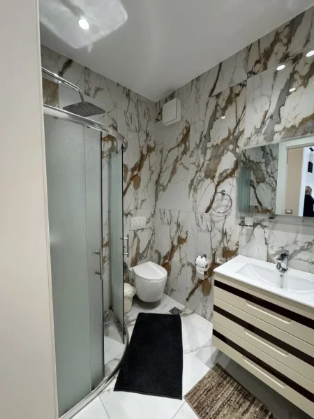 Tirane, jepet me qera apartament Kati 5, 65 m² 650 € 
