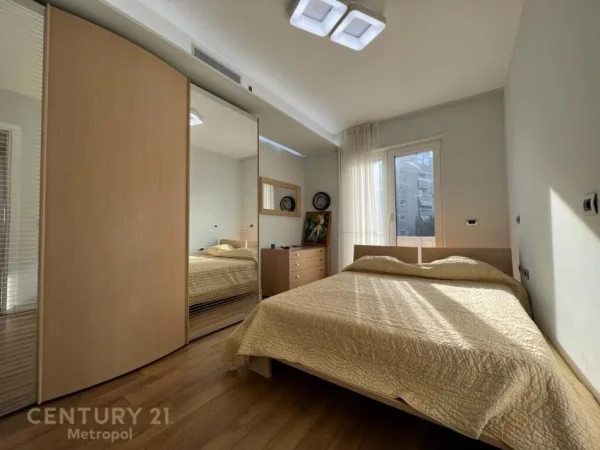 Tirane, shes apartament 3+1+2+GARAZH , 303 m² 470.000 € (Liqeni i Thatë)