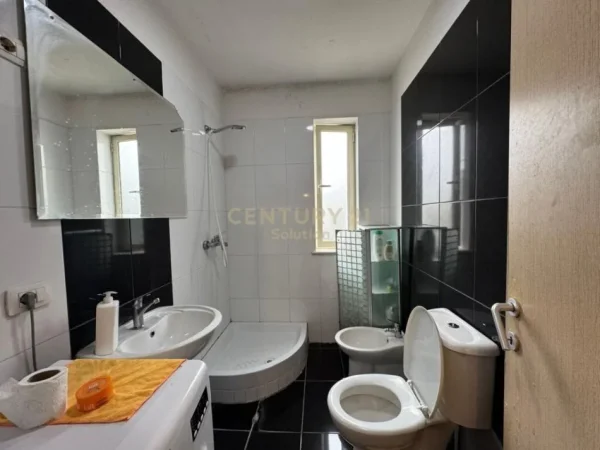 Tirane, jap me qera apartament 2+1+2 , 100 m² 600 € (Kopshti Botanik Zoologjik)