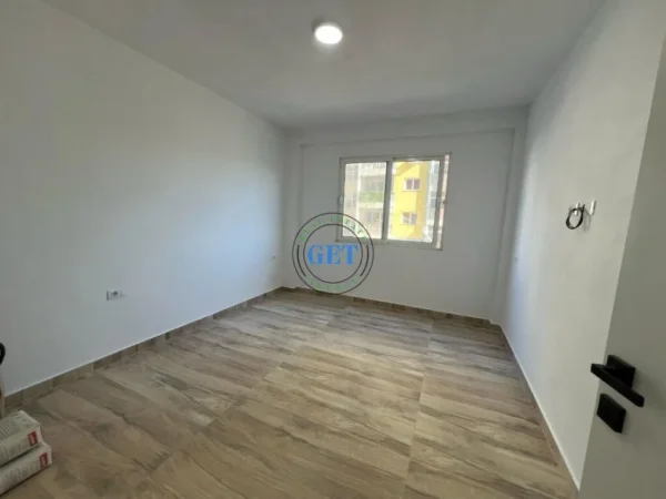 Durres, shitet apartament 1+1+Ballkon Kati 2, 68 m² 88.000 € (Plazh Hekurudha)