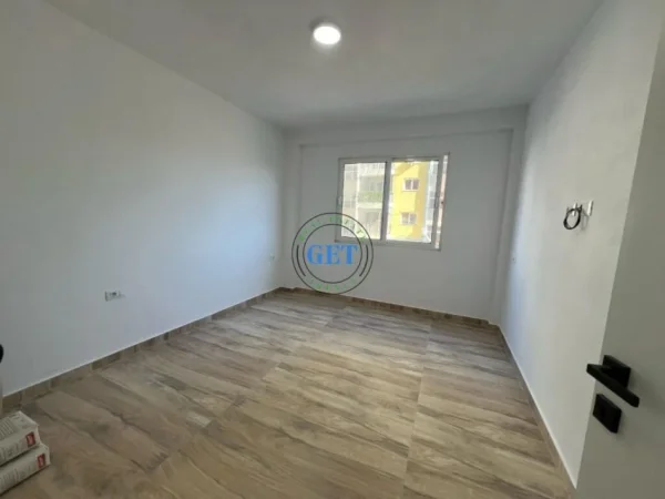Durres, shitet apartament 1+1+Ballkon Kati 2, 68 m² 88.000 € (Plazh Hekurudha)