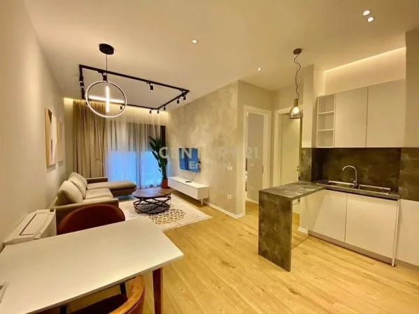 Tirane, jap me qera apartament 1+1+Ballkon , 75 m² 800 € (Kompleksi Delijorgji)