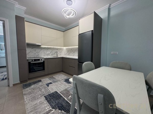 Tirane, jepet me qera apartament 2+1 Kati 6, 100 m² 800 € (Bulevardi i Ri)