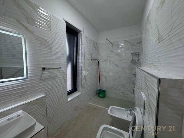 Tirane, jepet me qera apartament 2+1 Kati 6, 100 m² 800 € (Bulevardi i Ri)