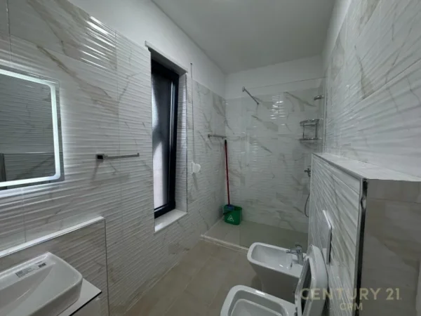 Tirane, jepet me qera apartament 2+1 Kati 6, 100 m² 800 € (Bulevardi i Ri)