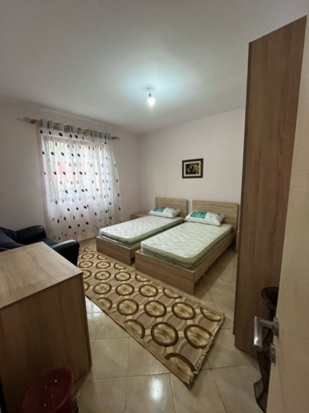 Tirane, jepet me qera apartament 2+1+Aneks Kati 1, 105 m² 450 € (misto mame)