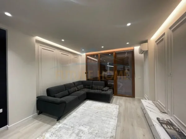 Tirane, jepet me qera apartament 1+1 Kati 9, 75 m² 600 € (Unaza e Re), PRO+28293