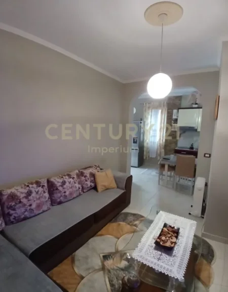 Tirane, shitet shtepi 2+1 Kati 1, 150 m² 120.000 € (Mezez)