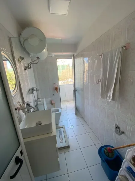 Tirane, jepet me qera apartament 1+1+Aneks+Ballkon Kati 2, 68 m² 800 € (vasil shanto)