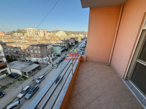 Vlore, shitet apartament 3+1+Ballkon Kati 6, 145 m² 200.000 € (Rruga Hasan Kushta)