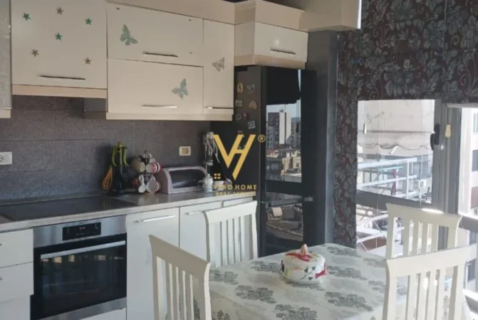 Tirane, shitet apartament 2+1+Ballkon Kati 6, 140 m² 286.000 € (ISH PARKU I AUTOBUSAVE)