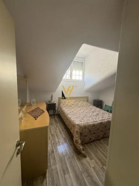 Tirane, jepet me qera apartament 2+1+Ballkon Kati 7, 114 m² 800 € (STACIONI I TRENIT)