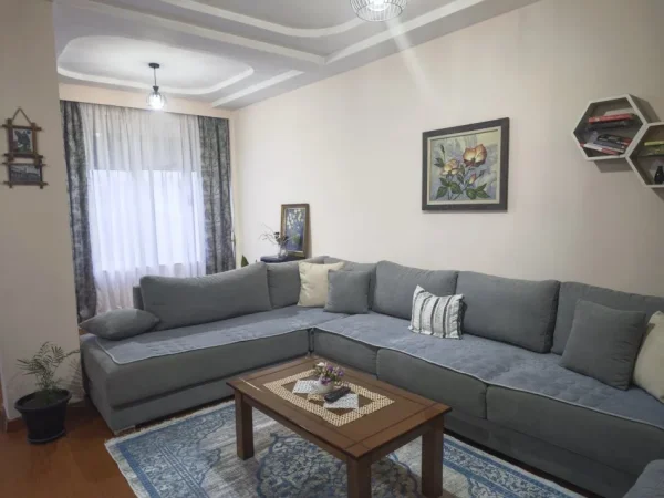 Tirane, Shtepi per shitje      220.000 € (Tufine)