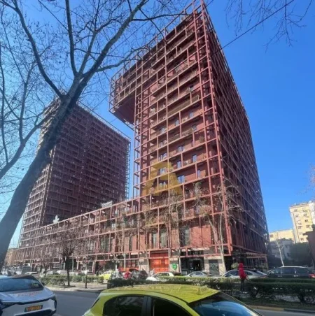 Tirane, jepet me qera ambjent biznesi Kati 1, 80 m² 1.600 € (Garden Building Residence, rruga e Kavajes)