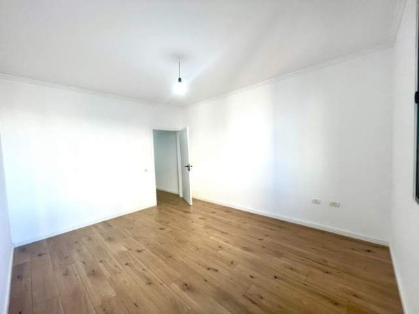 Tirane, shitet apartament 1+1+BLK Kati 3, 80 m² 100.000 Euro (Rruga e Kavajes)