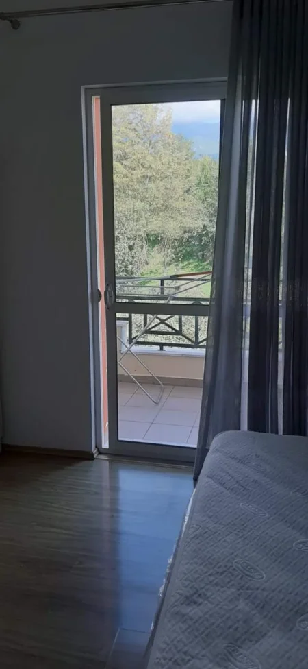 Tirane, jepet me qera apartament 2+1+BLK Kati 3, 85 m² 450 Euro (Rruga Pjeter Budi, afer ish shkolles Flabina)