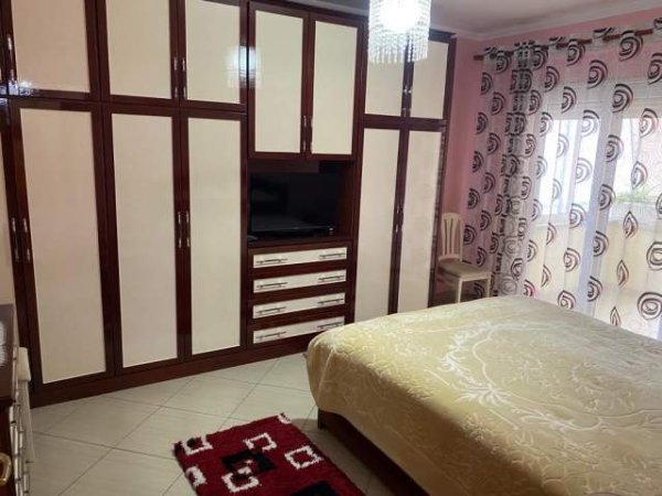 Tirane, shitet apartament 4+1+A+BLK Kati 3, 171 m² 290.000 Euro (Avni Rustemi)