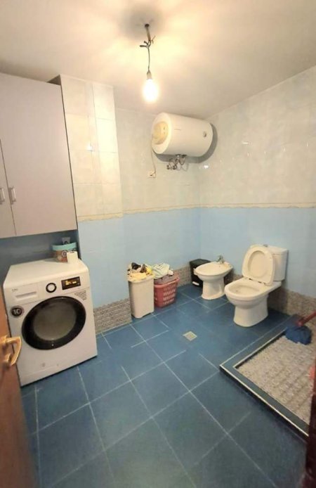 Tirane, shitet apartament 3+1+A+BLK Kati 9, 156 m² 275.000 Euro (Rruga Barrikadave)