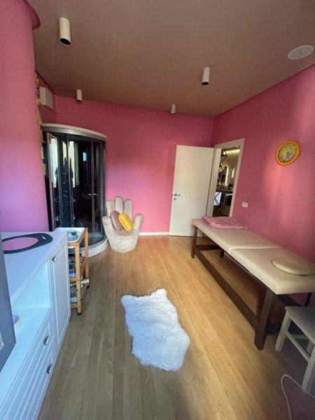 Tirane, shitet apartament 3+1+2+BLK Kati 3, 1.235 m² 250.000 Euro (Qemal Stafa)
