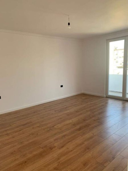 Tirane, shitet apartament 3+1+BLK Kati 4, 130 m² 155.000 Leke (Ish Parku)